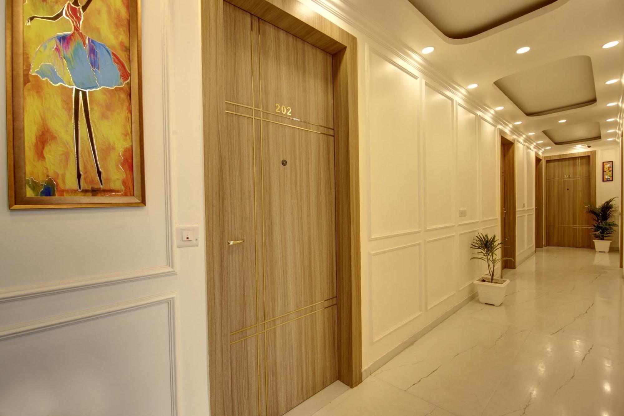 Anandam Club House Aparthotel Гургаон Екстериор снимка