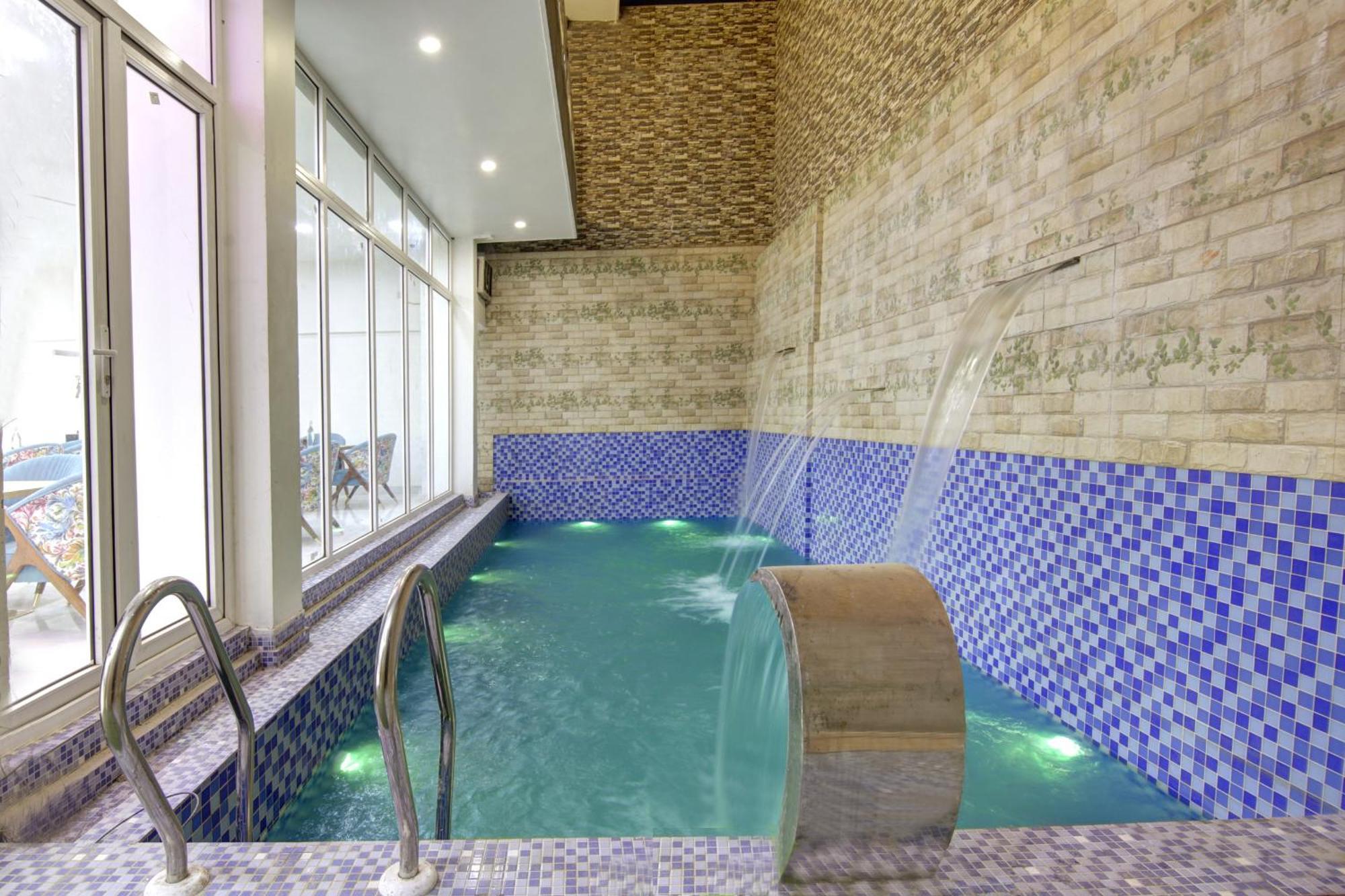 Anandam Club House Aparthotel Гургаон Екстериор снимка