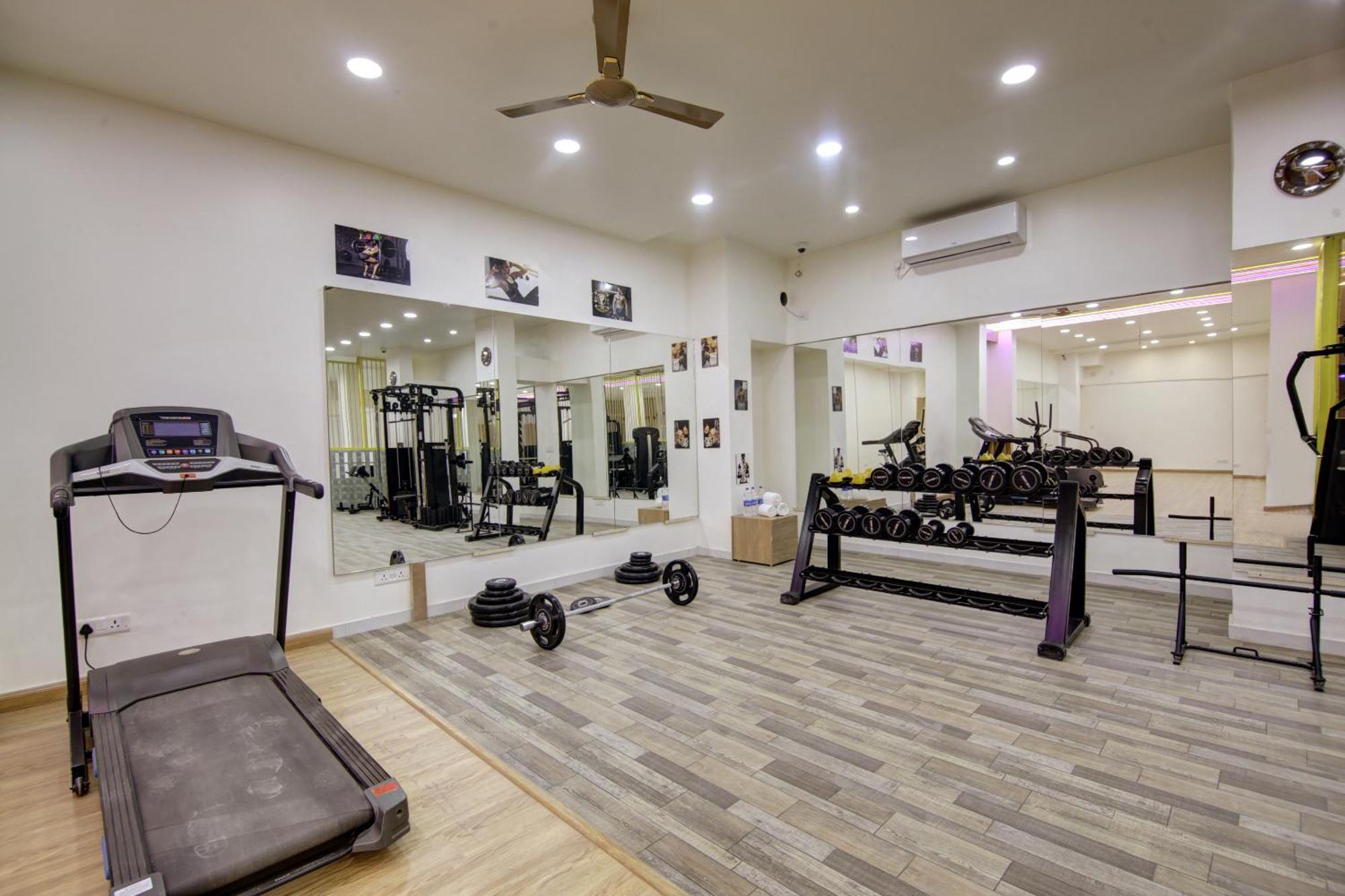 Anandam Club House Aparthotel Гургаон Екстериор снимка